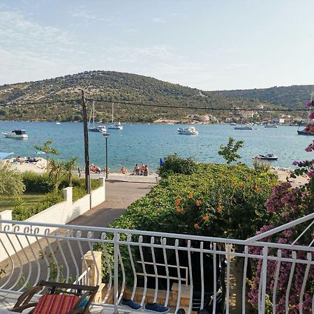 Apartments Srdan Vinišće Esterno foto