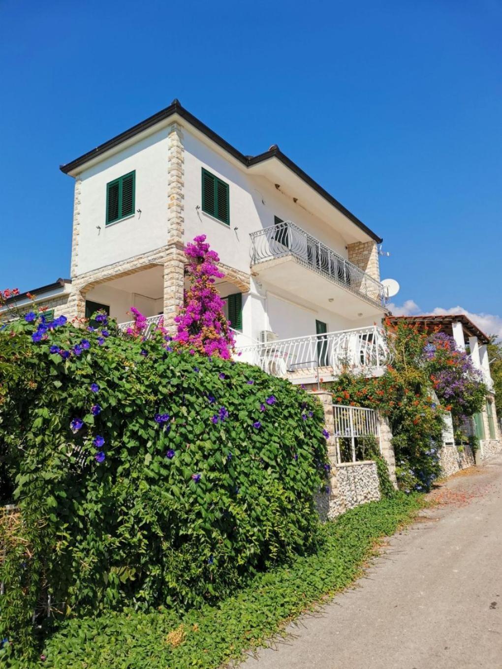 Apartments Srdan Vinišće Esterno foto